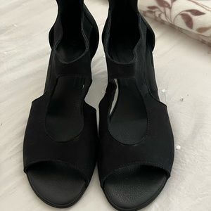 Arche womens shoes size 8